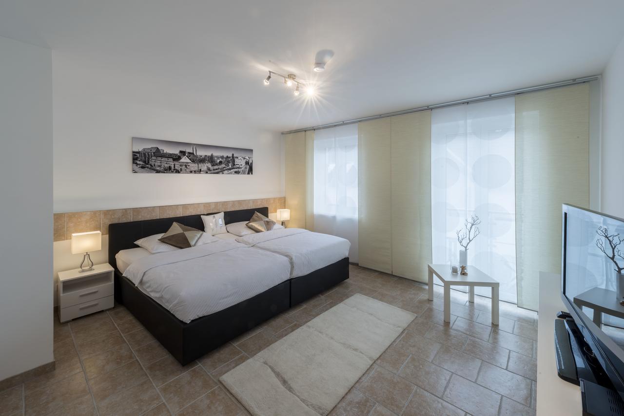 Wn Rooms Wiener Neustadt Exteriör bild