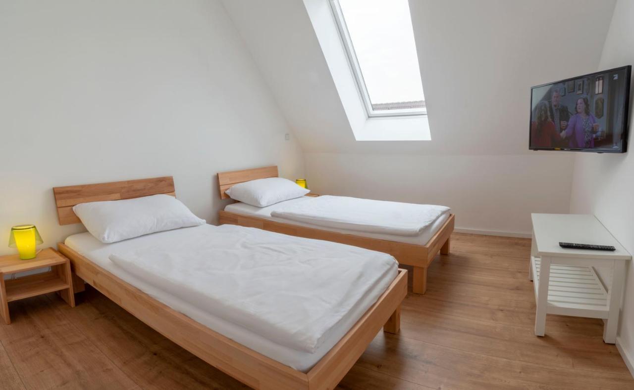 Wn Rooms Wiener Neustadt Exteriör bild