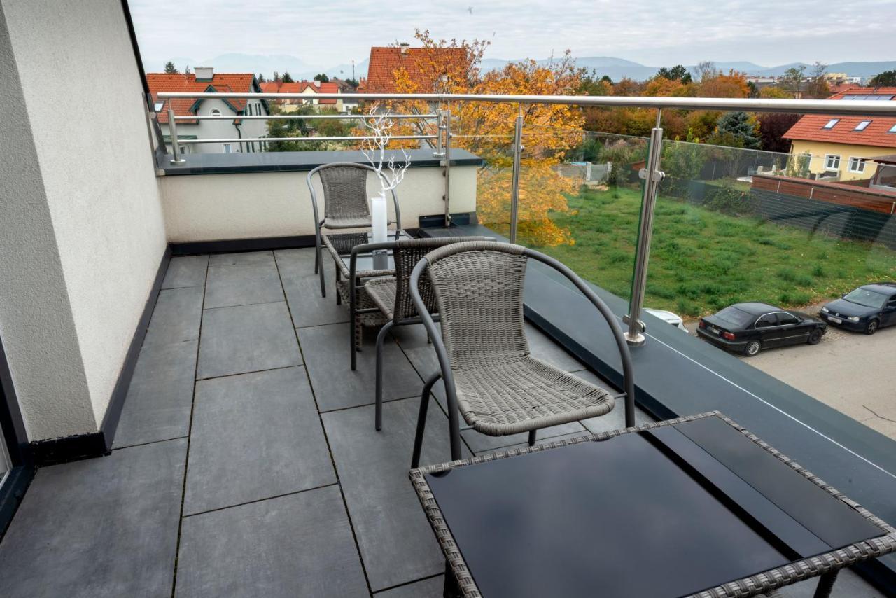 Wn Rooms Wiener Neustadt Exteriör bild
