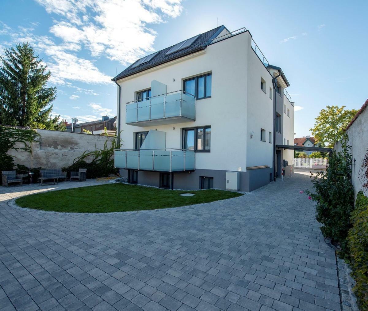 Wn Rooms Wiener Neustadt Exteriör bild